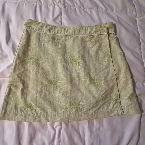 Patagonia Button Out Boardie Skort set 6 Cornelia Meadow Green - Picture 2 of 15